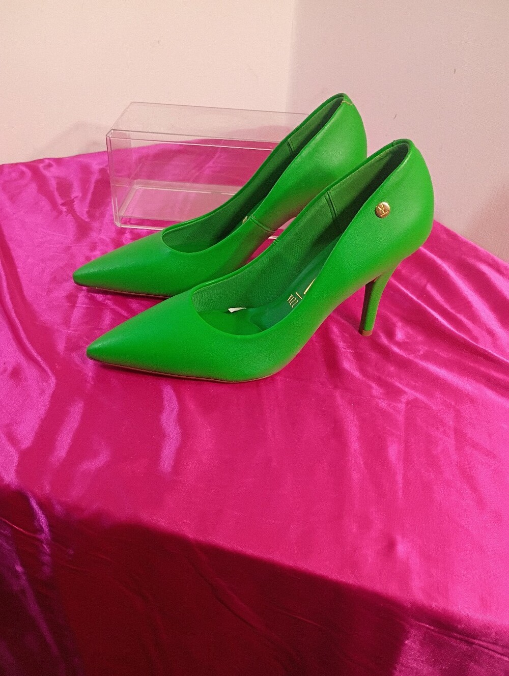 Vizzano High Heels Women's SZ 10 Pointed Toe Pump Shoes In Green .